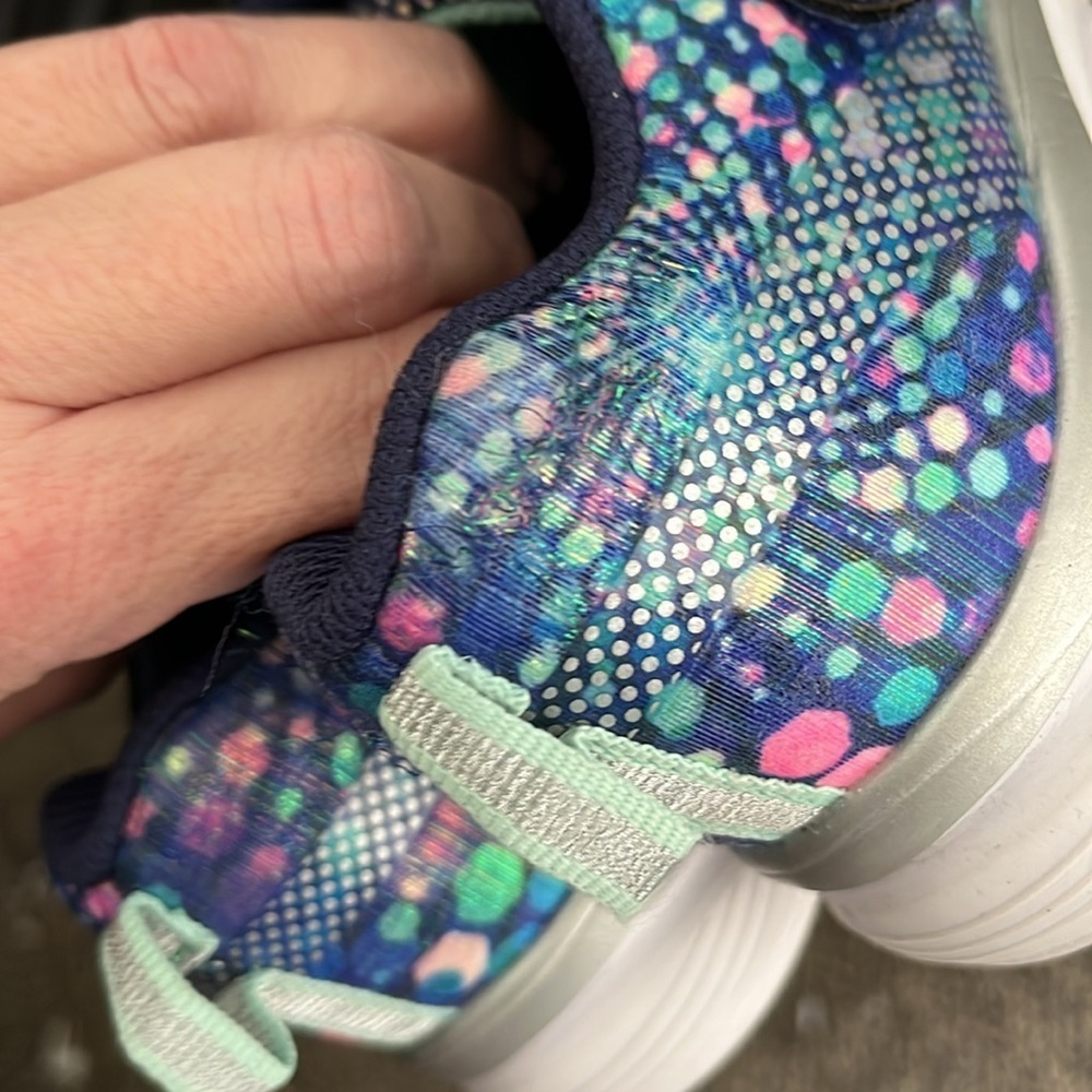 Girls Skechers Sport Sneakers - Size 3 -Velcro Athletic Shoes with Elastic Laces - Picture 4 of 8